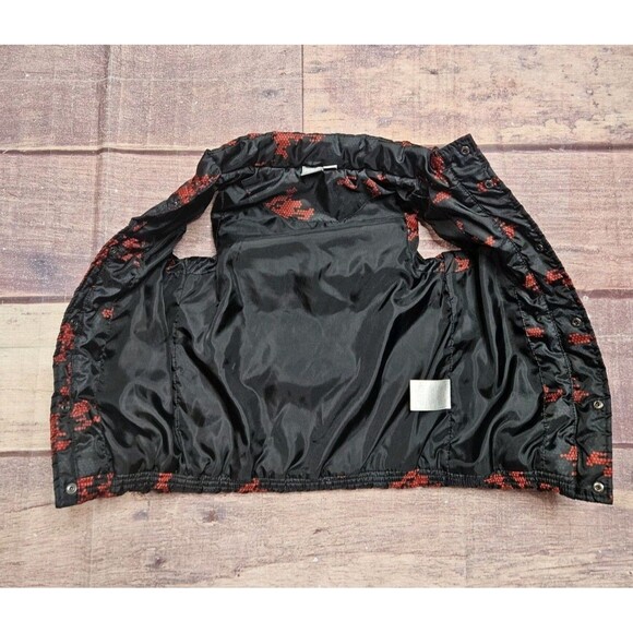 Puma Boys Puffer Vest jacket size 7 black red Hexagon Pixel Pattern - Picture 4 of 4